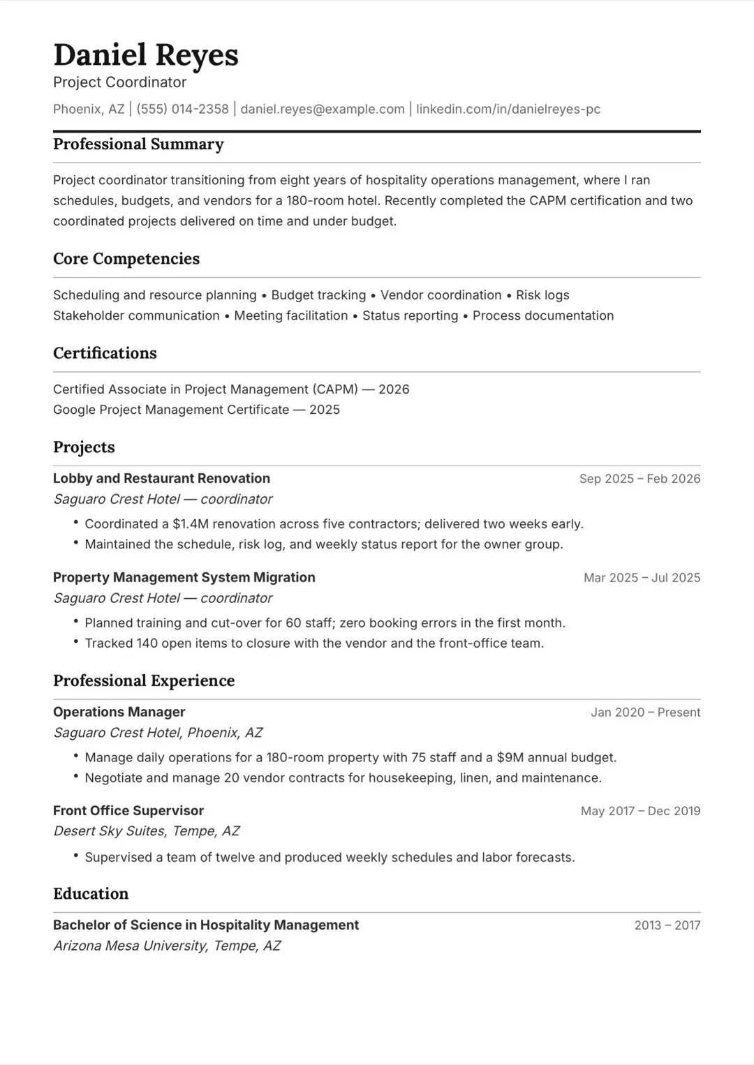 سیاہ و سفید سادہ ATS موافق CV ٹیمپلیٹ – آسان
